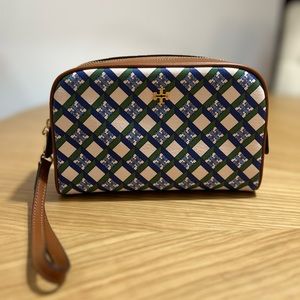 Tory Burch Geo Logo Essentials Pouch
